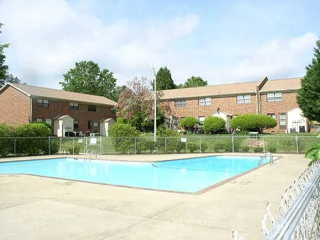 AWESOME pool
Has a DEEP end!!
