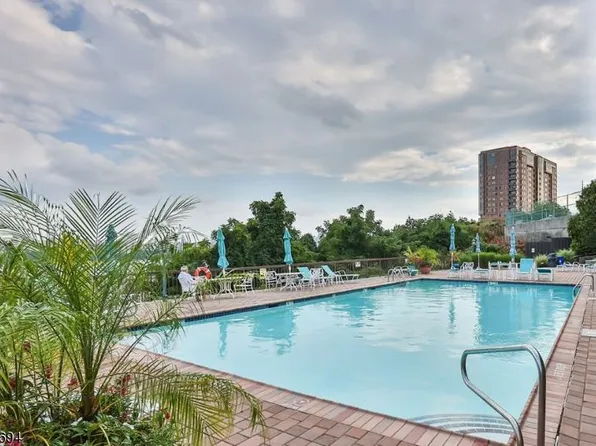 300 Gorge Rd #C0029-29, Cliffside Park, NJ 07010