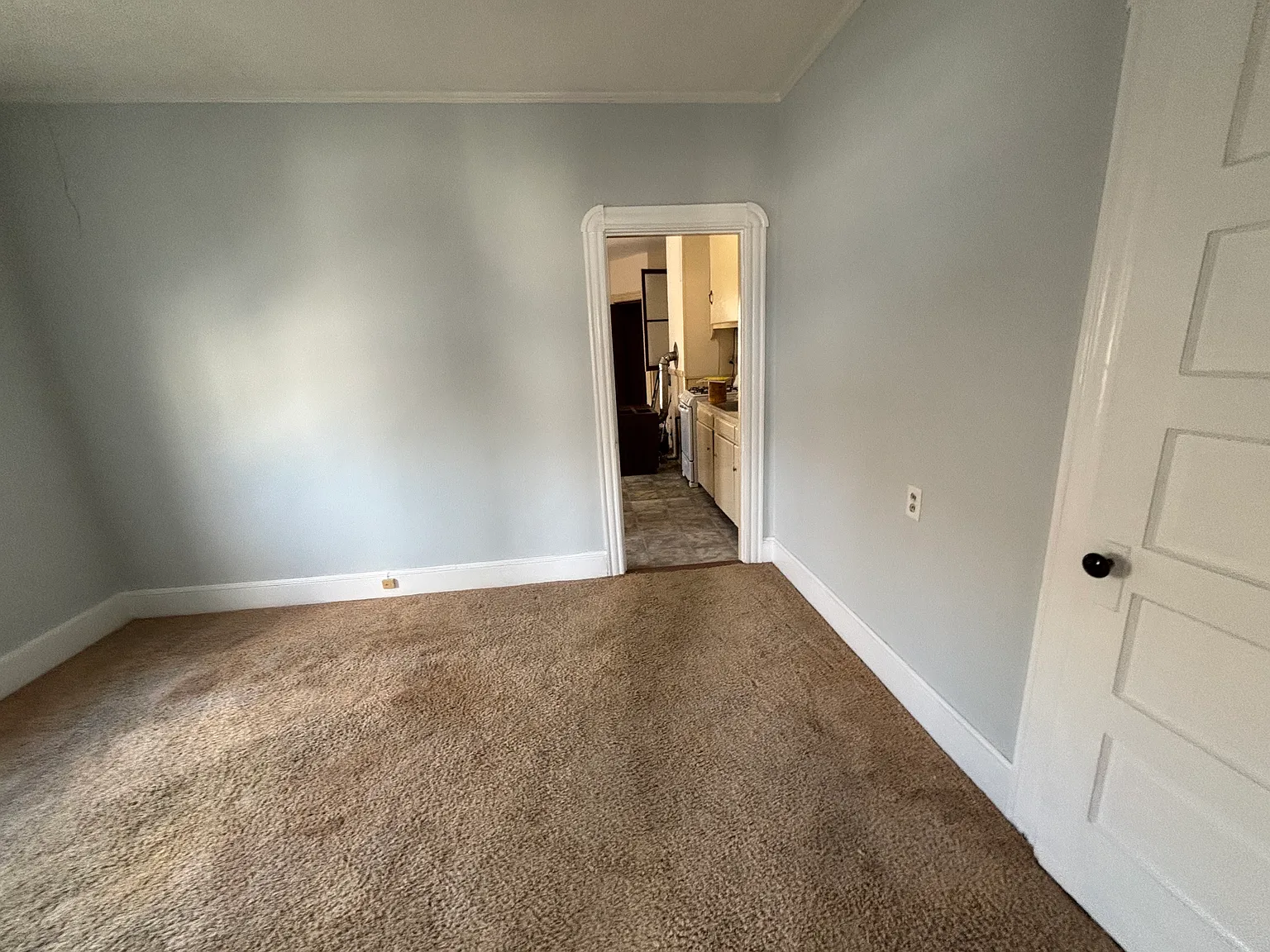 1 bed, 850 sqft, $1,100 — Photo 2