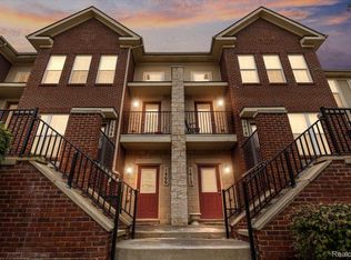 1412 Hillcrest Dr, Waterford, MI 48327