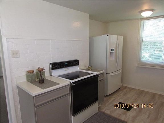 4th image of 611 Highland Ave