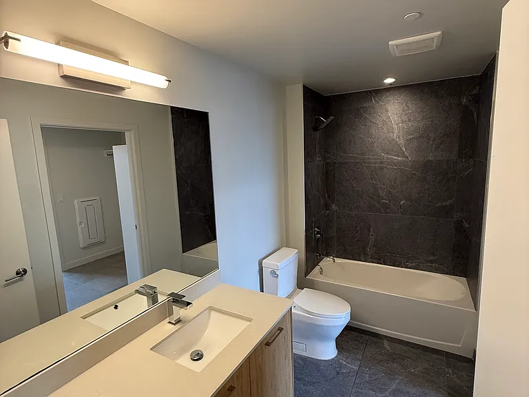 337 NW 31st St #C1 — Photo 6