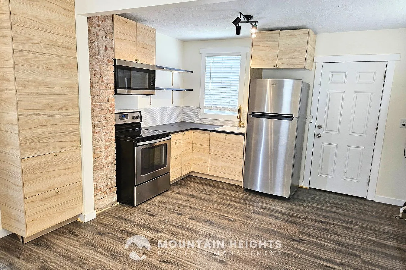1 bed, 1.0 bath, 450 sqft, $1,400 — Photo 3