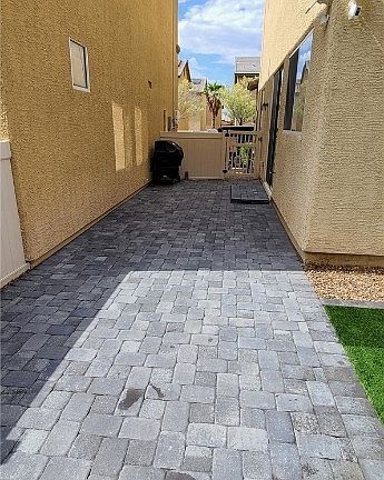 3rd image of 9465 Wooded Heights Ave