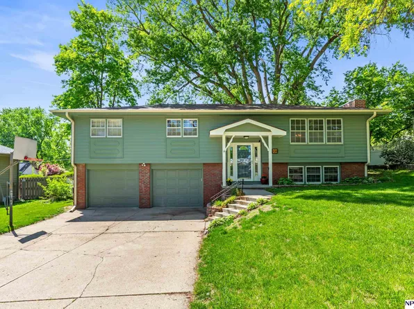 106 N 117th St, Omaha, NE 68154