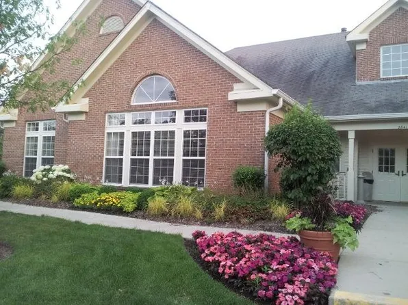 37 Ashburn Ct, Schaumburg, IL 60193