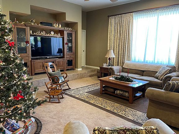 4th image of 8522 W Foothill Dr