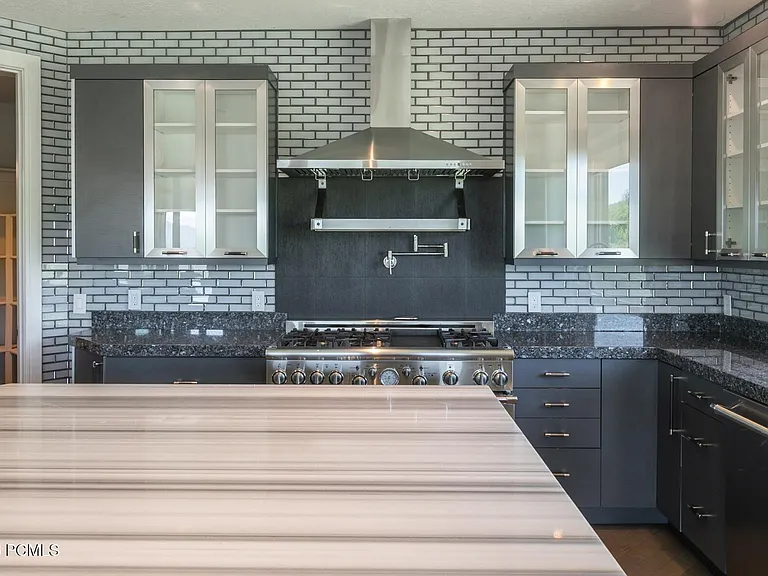 1135 E Lasso Trl — Photo 12