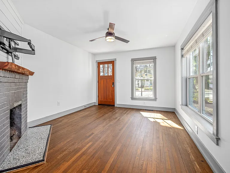622 Dyer St — Photo 7