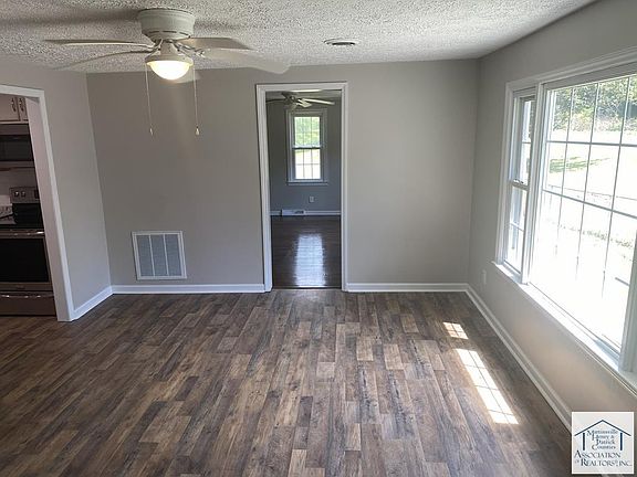 4th image of 941 Evergreen Dr