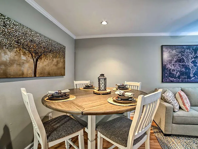 510 E Gillespie St #B9 — Photo 11