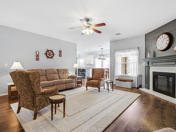 5th image of 5405 N 31st St