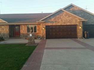 W5488 Mile Long Dr, APPLETON, WI 54915