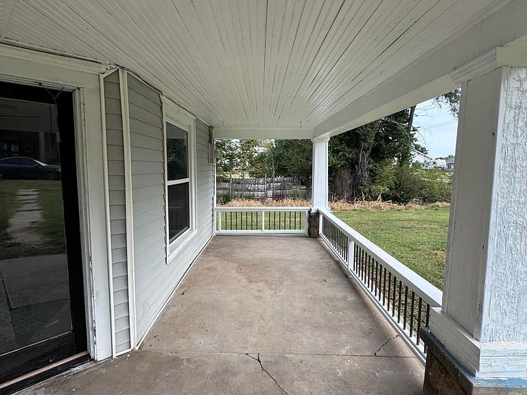 Listing photo 5