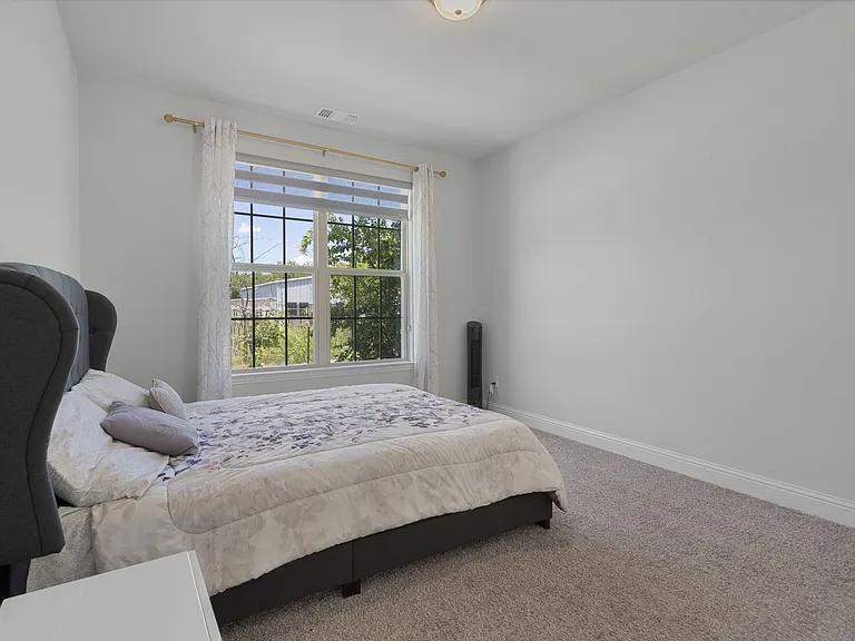 913 Gingham St — Photo 9