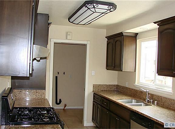 4th image of 7853 Primrose Dr