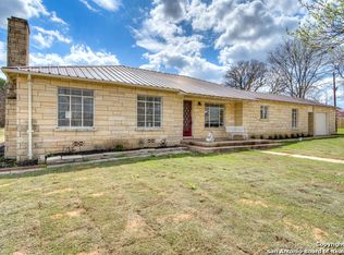 905 Front St, Comfort, TX 78013