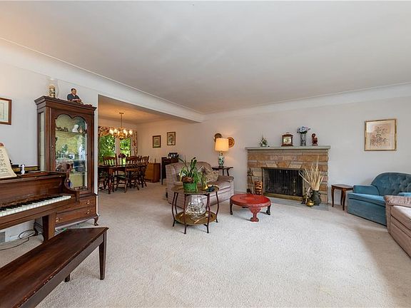 3rd image of 2319 S Belvoir Blvd