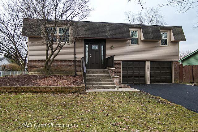 1st image of 7765 W Laurel Dr