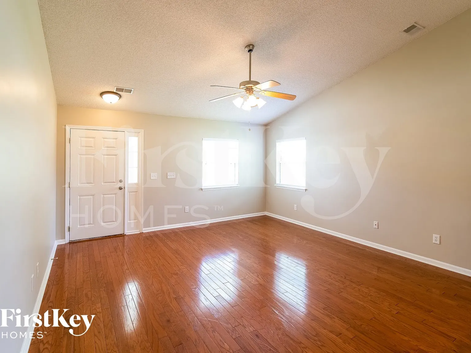 3 bed, 2.5 bath, 1860 sqft, $2,645 — Photo 4