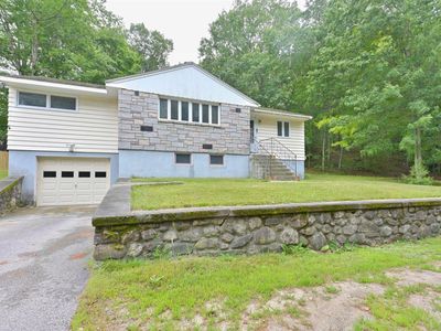 55 Epping Street, Raymond, NH, 03077
