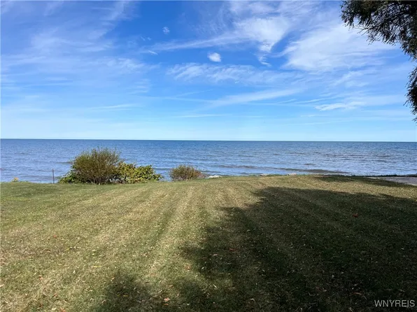 Lake Shore Rd #8, Lyndonville, NY 14098