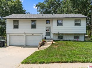 8817 M St, Omaha, NE 68127