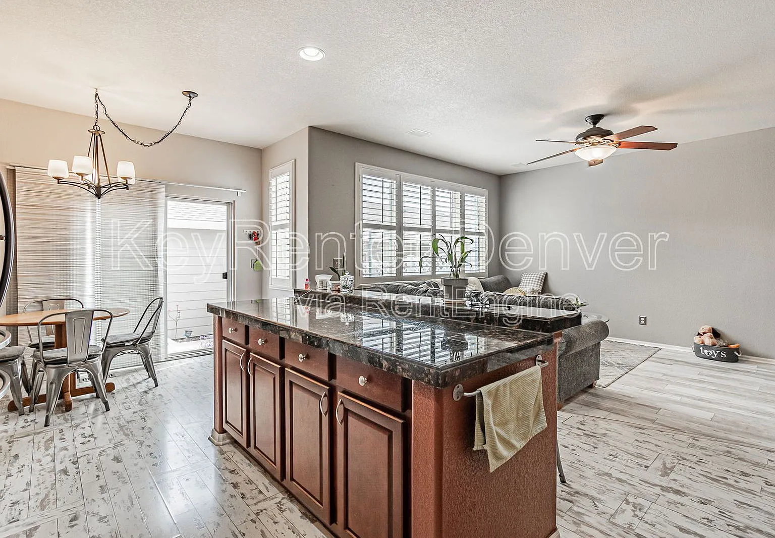 3 bed, 2.5 bath, 1792 sqft, $2,700 — Photo 2
