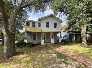 1503 Roosevelt St, Pascagoula, MS 39567