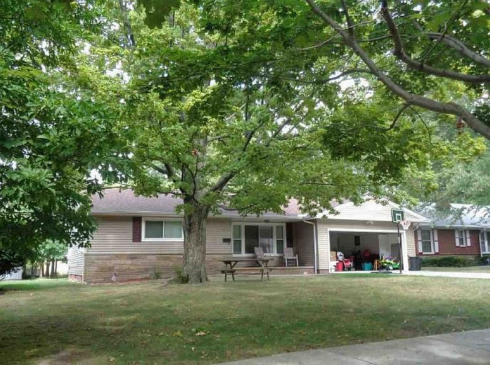 2nd image of 3657 Burbridge Rd
