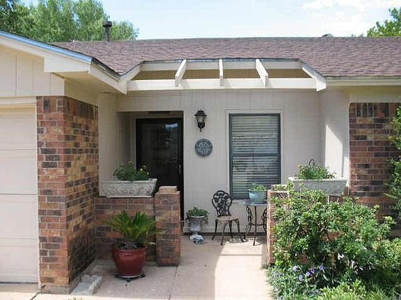 2nd image of 3234 Primrose Dr