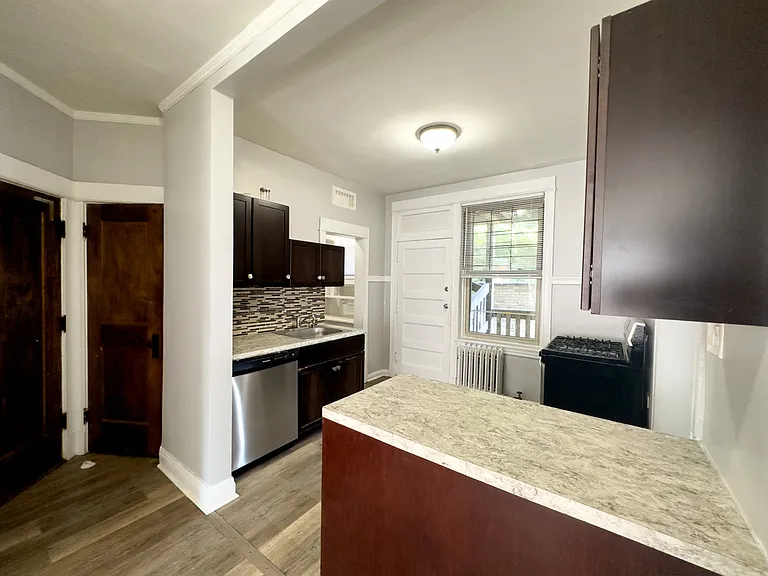 1222 W Rosemont Ave #2 — Photo 2