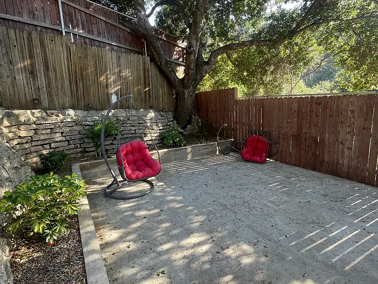 8192 Laurelmont Dr — Photo 25
