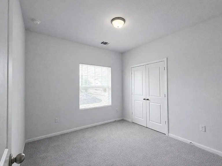 511 Pulitzer Dr — Photo 16