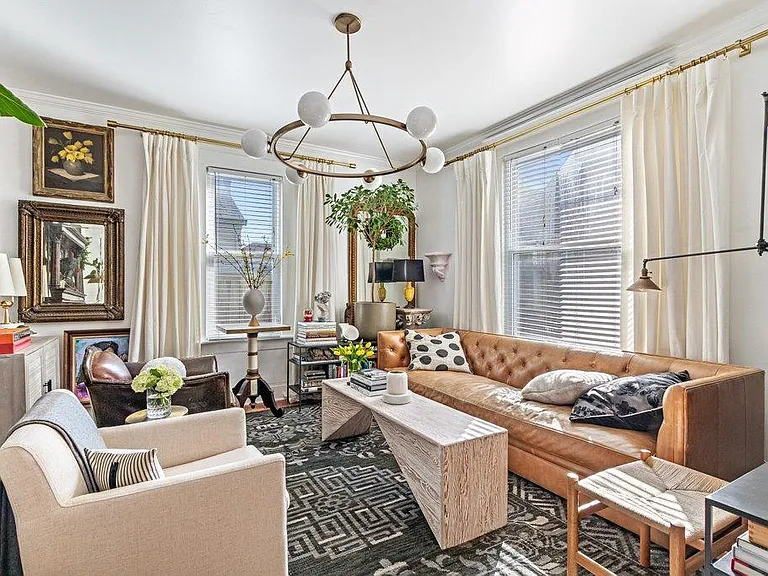 383 Schiller Aly — Photo 1