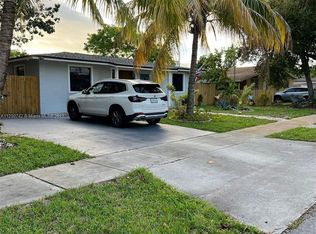 3621 SW 33rd Ave, West Park, FL 33023