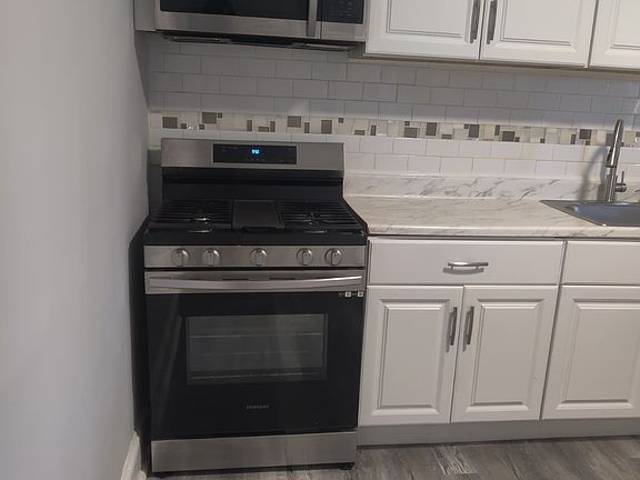 4th image of 127 E Coulter St #1