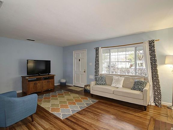 4th image of 5812 Raymond Way