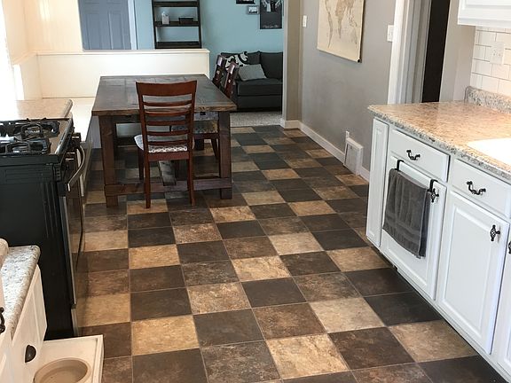 3rd image of 431 N Wenger Ave