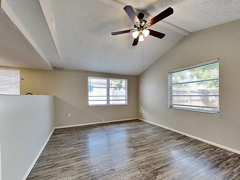7431 San Moritz Dr — Photo 17