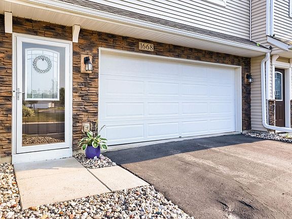 2nd image of 1668 Windigo Ln