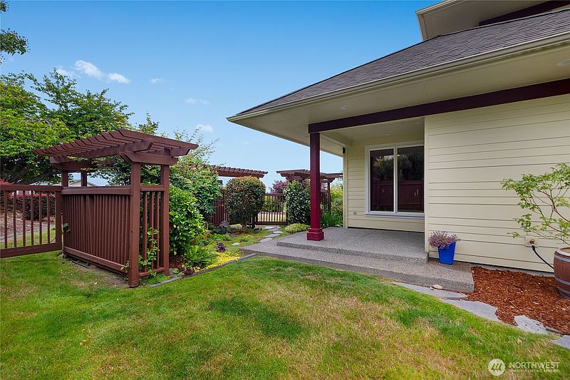 5th image of 2306 Glen Kerry Court SE