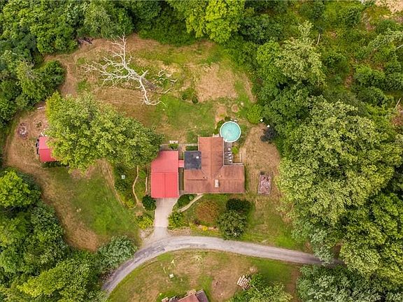 2nd image of 137 Wildwood Dr