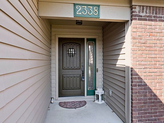 4th image of 2338 Auburn Way