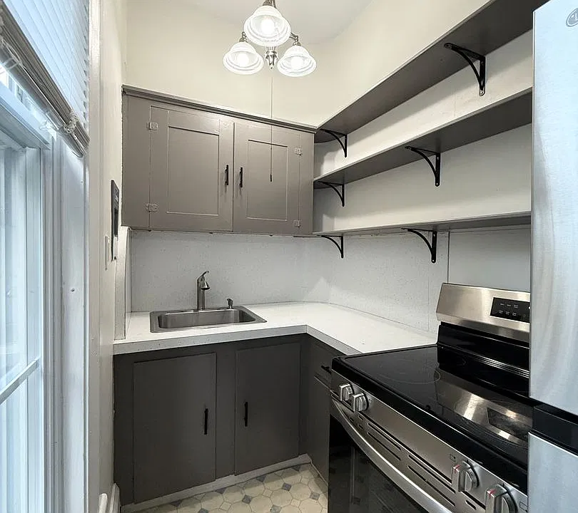 49 Pleasant St