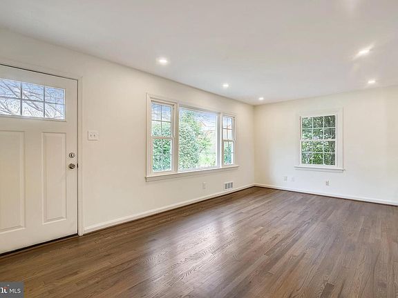 4th image of 103 Dogwood Dr