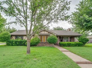 412 Rolling Hill Dr, Cleburne, TX 76033