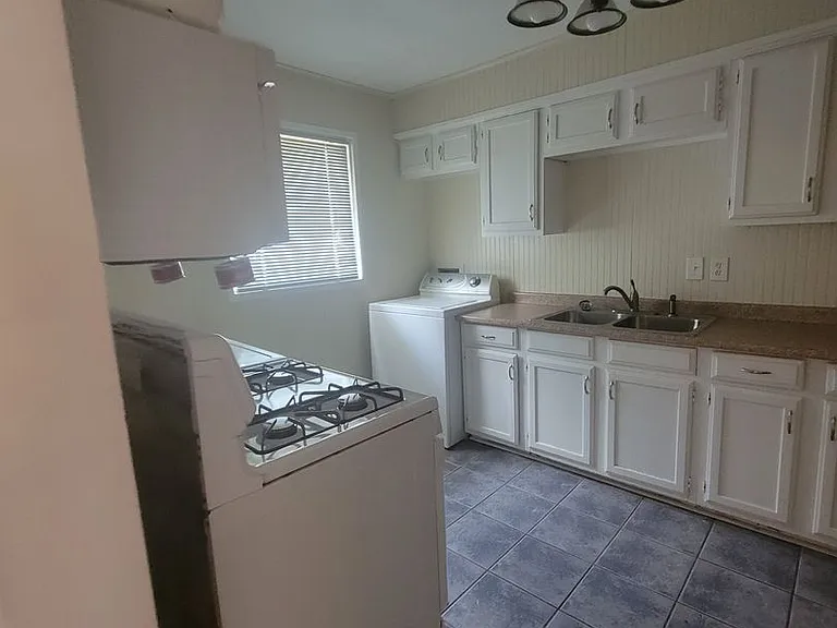 3806 Gilbert Dr #C — Photo 6