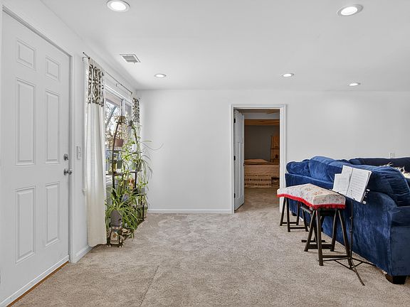 5th image of 8815 Marlowe Ave