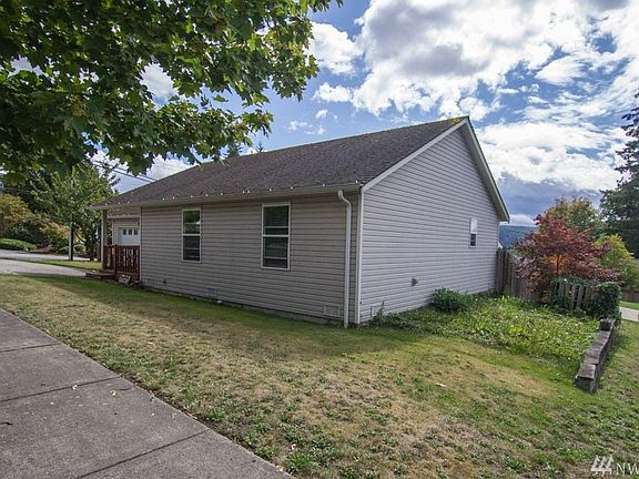 2nd image of 829 Park Cottage Pl